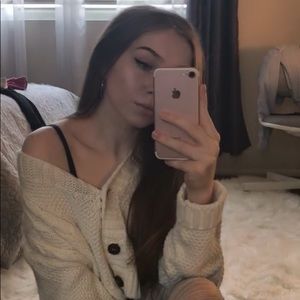 Meet your Posher, Abi